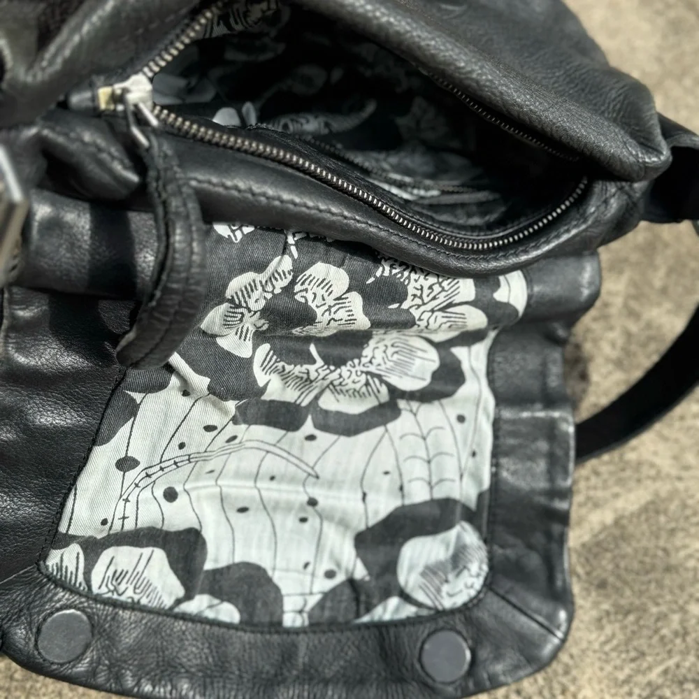 Liebeskind Berlin Black Leather Crossbody with Dust Bag - Picture 6 of 6